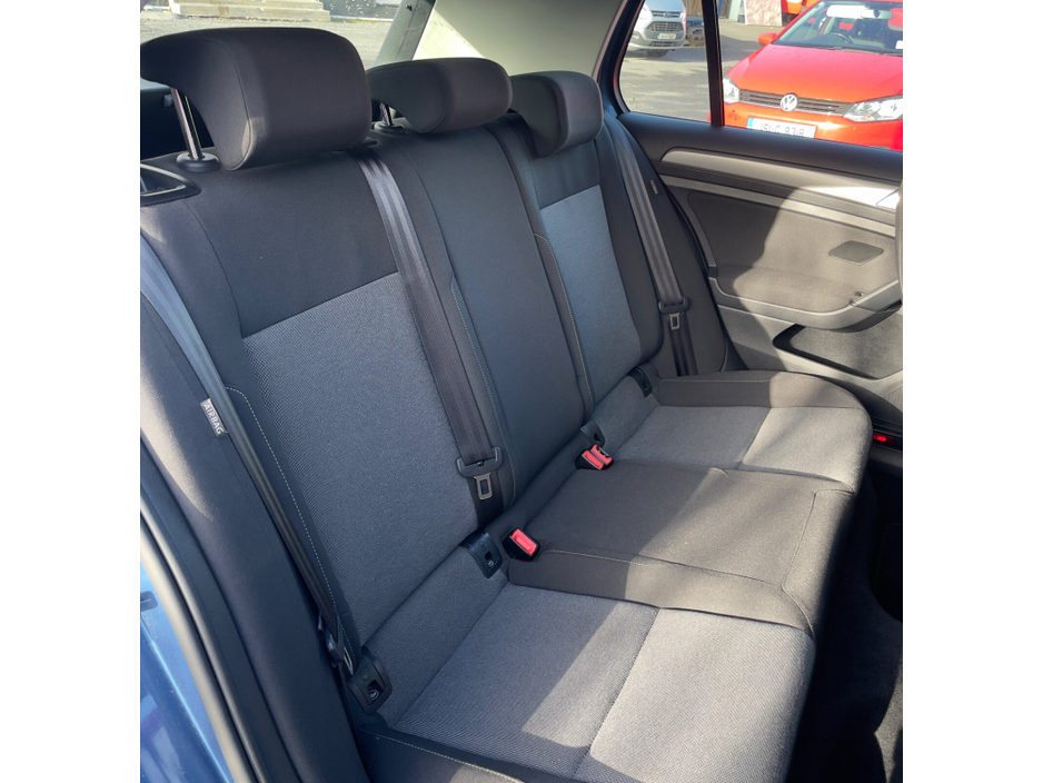 2016 Volkswagen Golf - image 13