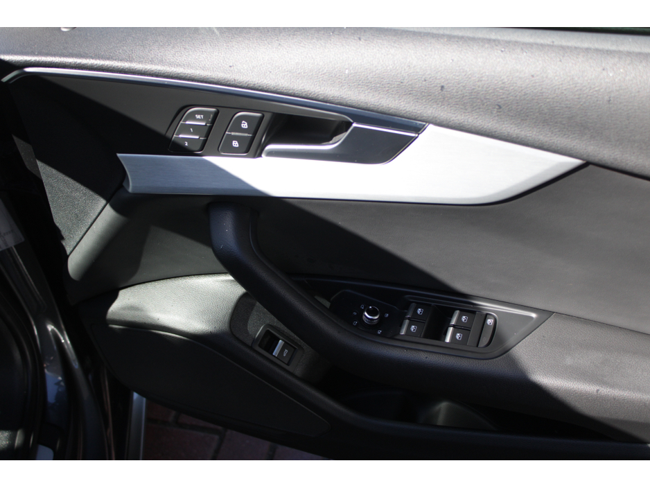 2019 Audi A4 - image 10