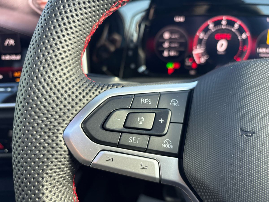 2026 Volkswagen Golf *DEMO* GTI 2.0 TSI 265HP €62,975