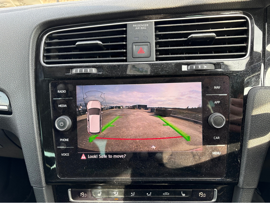 2019 Volkswagen Golf - image 24