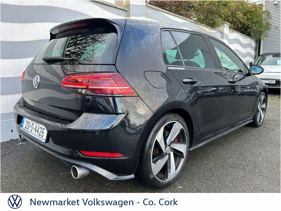 2020 Volkswagen Golf - image 9