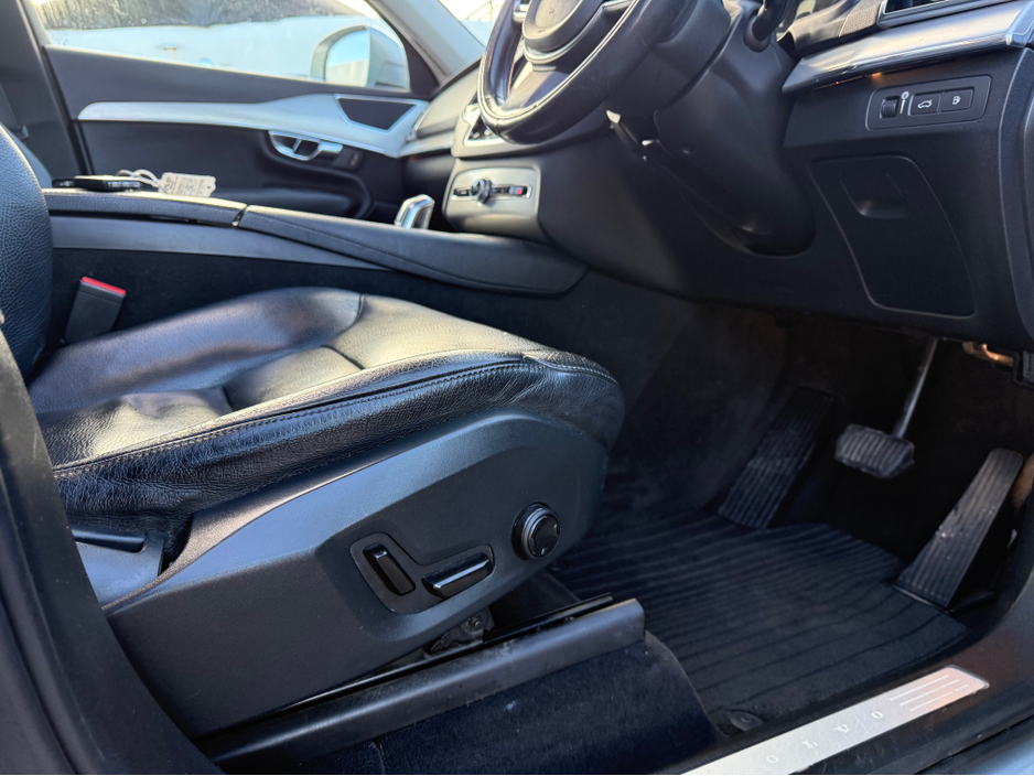 2016 Volvo XC90 T8 PHEV MOMENTUM GT 7 Seater Auto €21,950