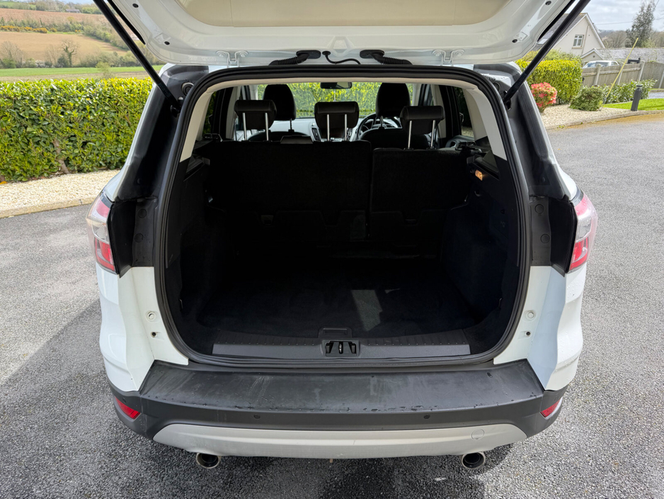 2019 Ford Kuga - image 15