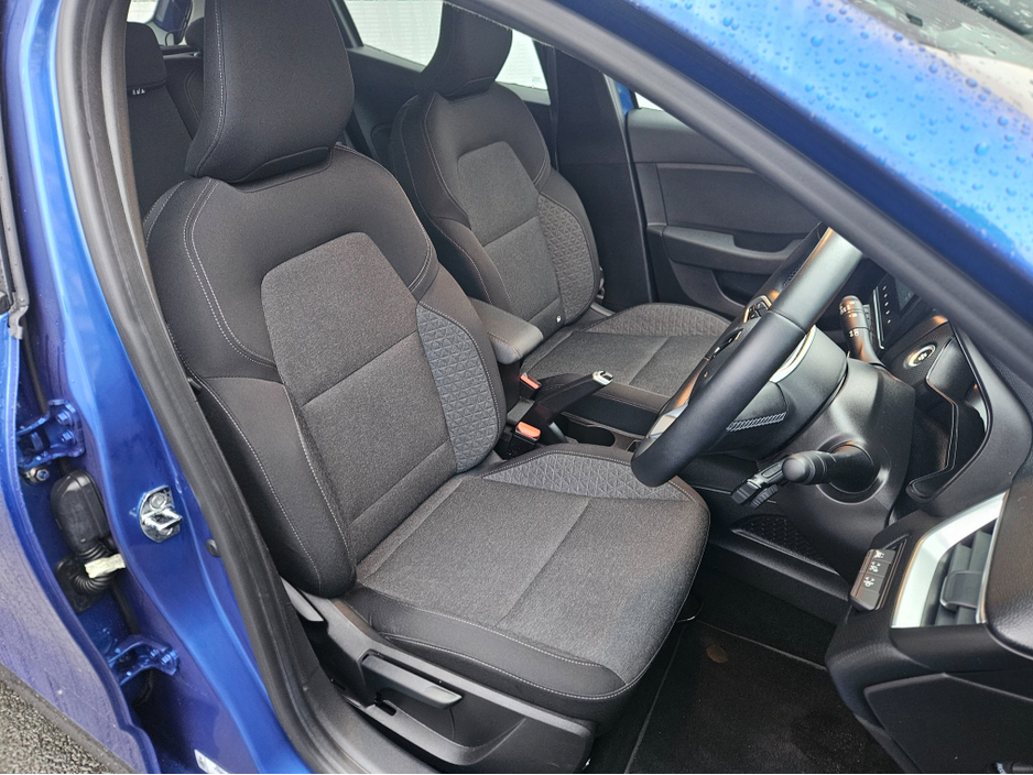 2022 Renault Clio ICONIC 1.0 90 5DR €16,950