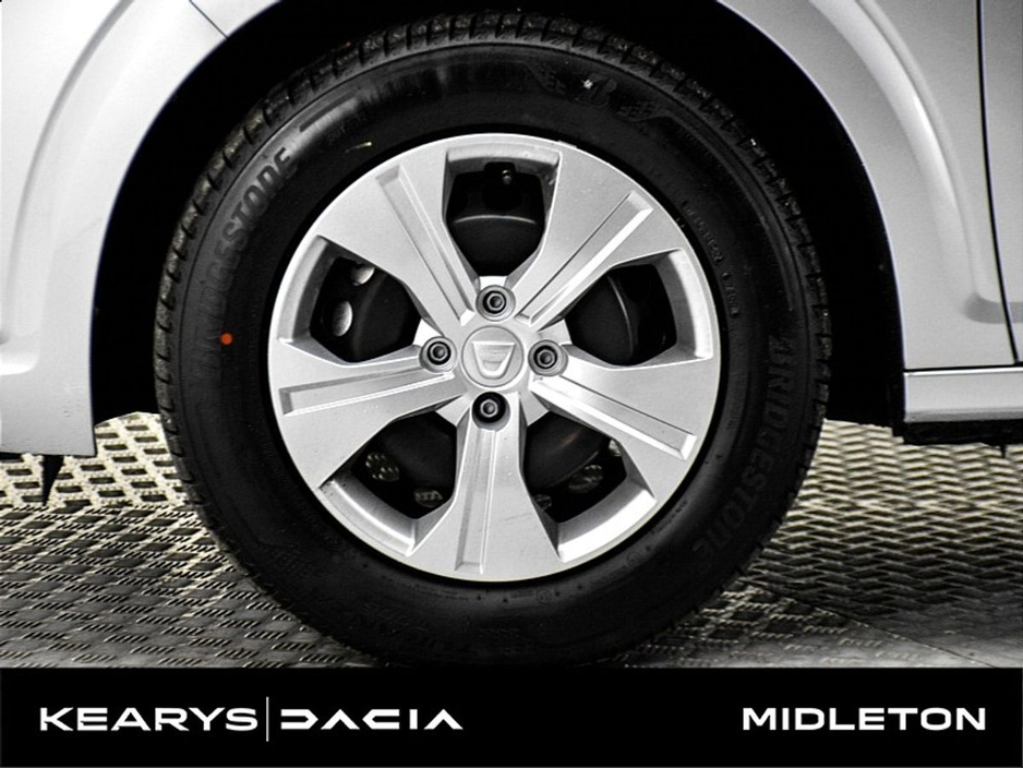 2021 Dacia Sandero - image 9
