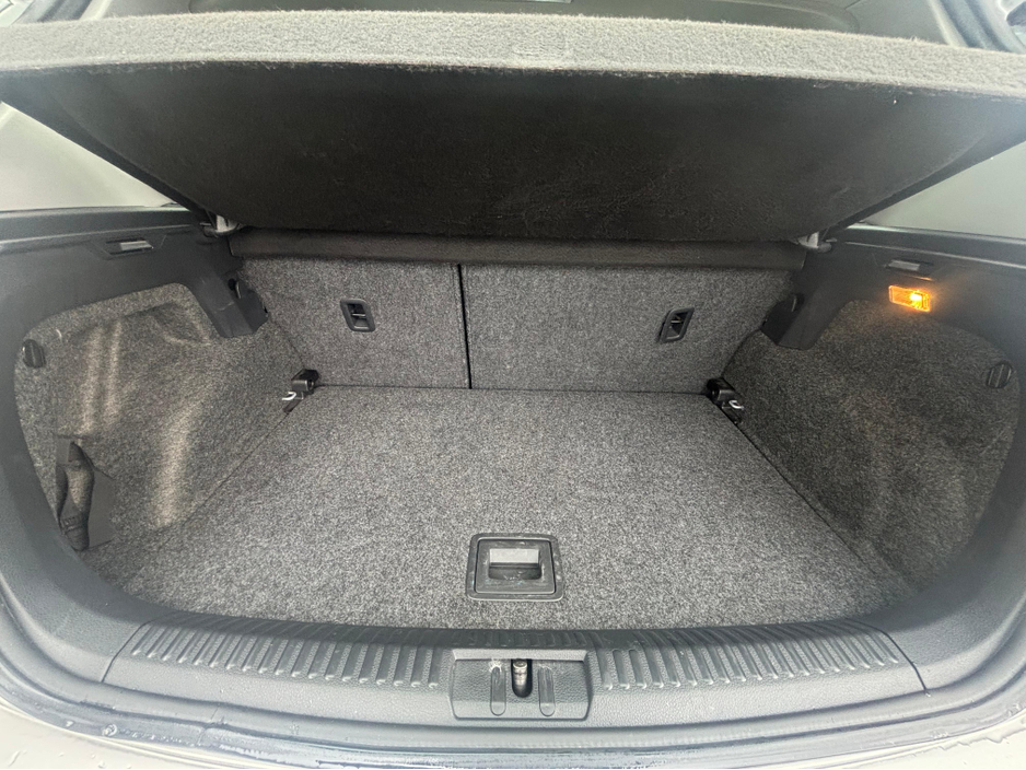 2013 Volkswagen Polo - image 8