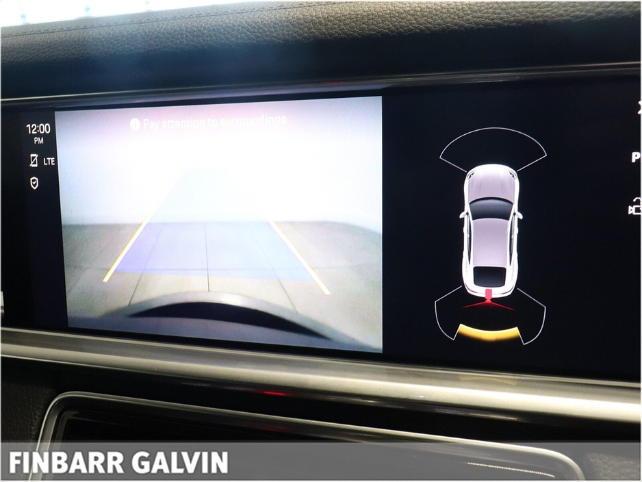 2023 Porsche Panamera - image 16