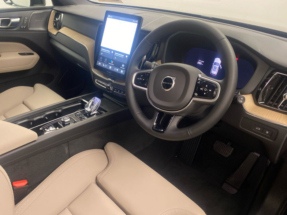 2026 Volvo XC60 - image 15