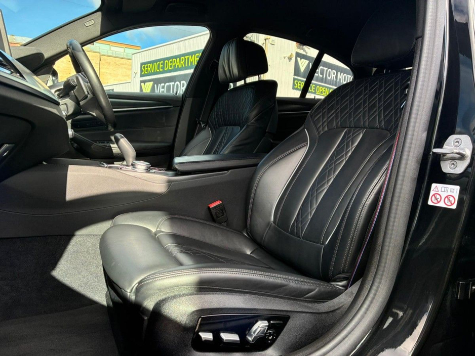 2023 BMW 5 Series - image 9