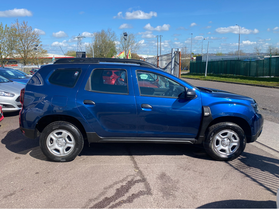 2019 Dacia Duster - image 3
