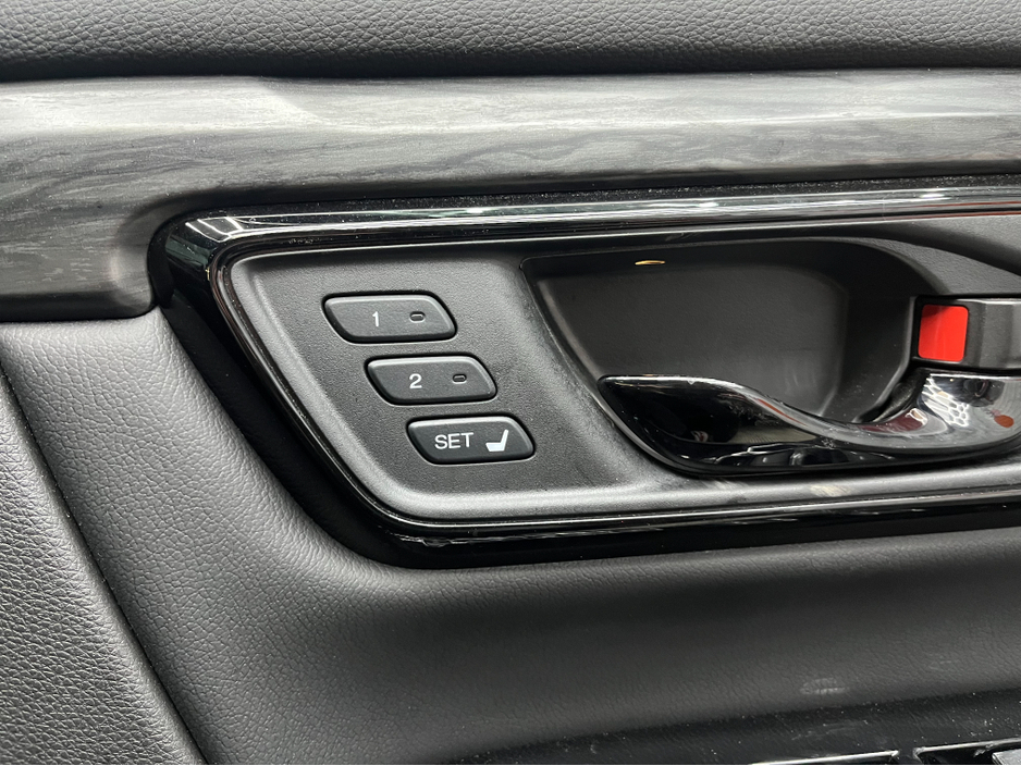 2022 Honda CR-V €34950 2022 HONDA CR-V HYBRID HEV BLACK EDITION 2.0 AUTOMATIC / CRUISE CONTROL / MEMORY ELECTRIC &HEATED SEATS / REVERSE CAMERA / HEATED STEERING WHEEL €34,950