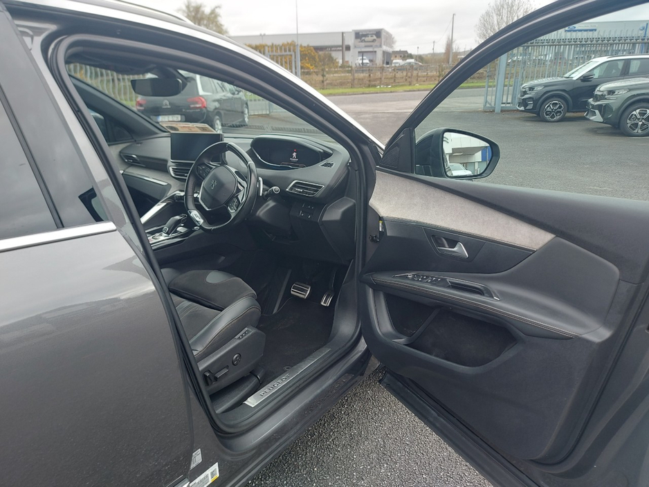 2021 Peugeot 3008 - image 25