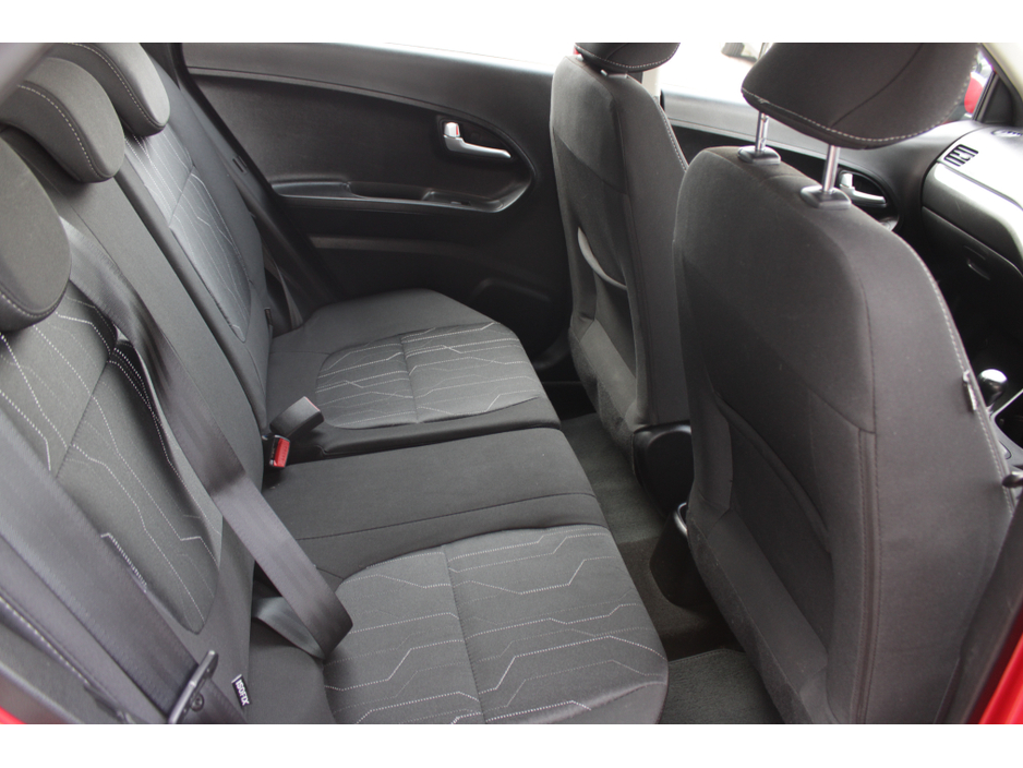 2017 Kia Picanto - image 16