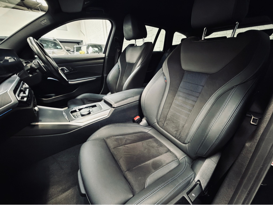 2023 BMW 3 Series - image 12