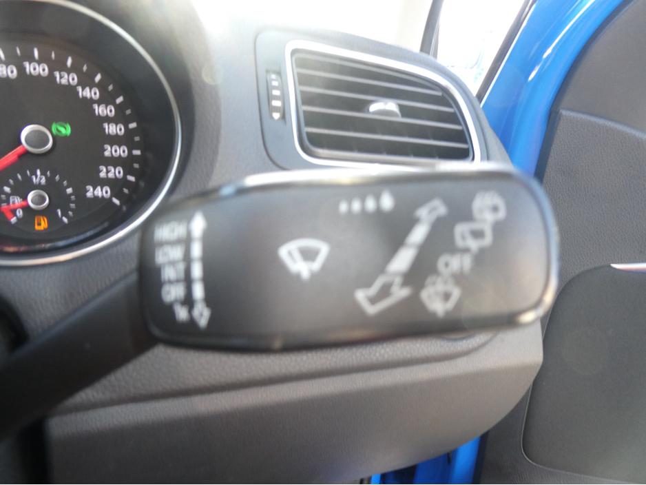 2015 Volkswagen Polo WITH NCT €10,650