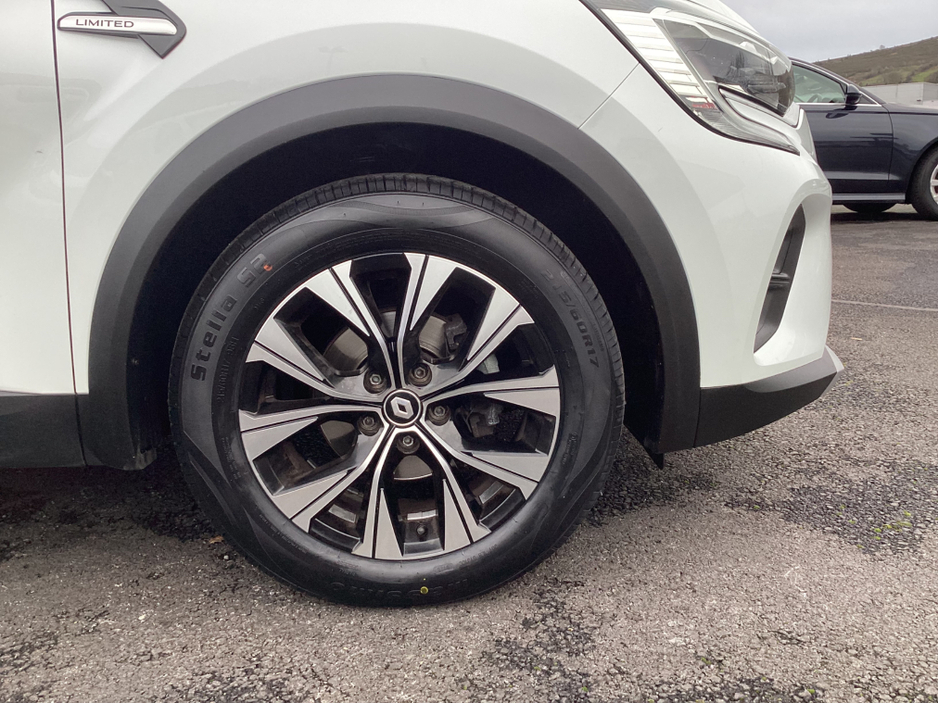 2022 Renault Captur - image 9