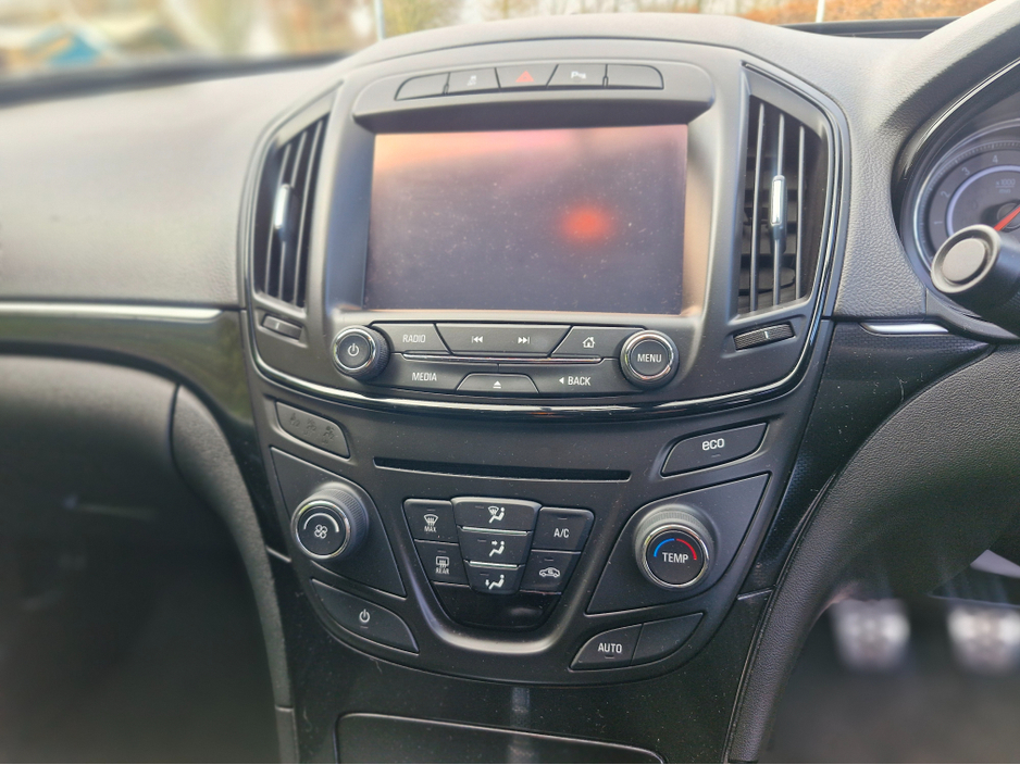 2016 Vauxhall Insignia - image 19