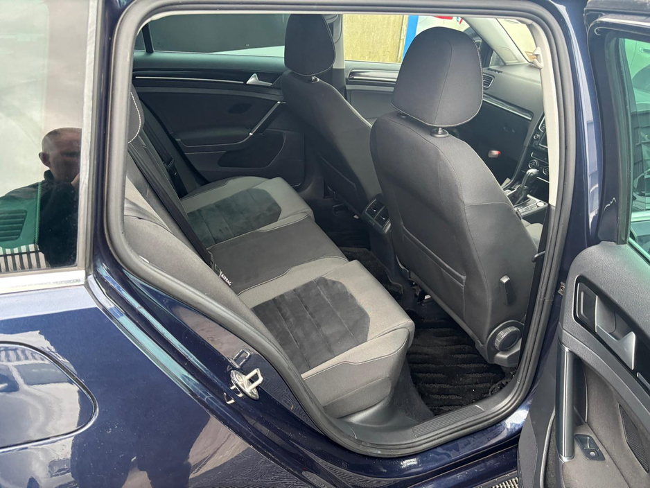 2015 Volkswagen Golf - image 5