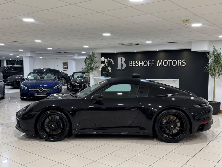 2024 Porsche 911 - image 7