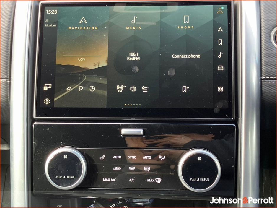 2024 Land Rover Discovery - image 11