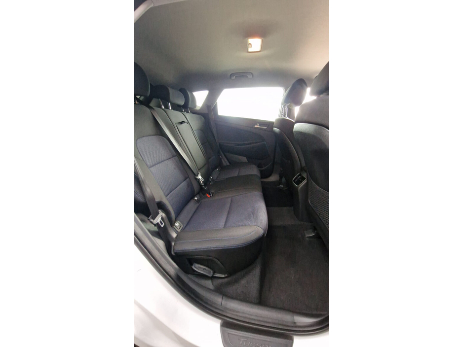 2017 Hyundai Tucson - image 15