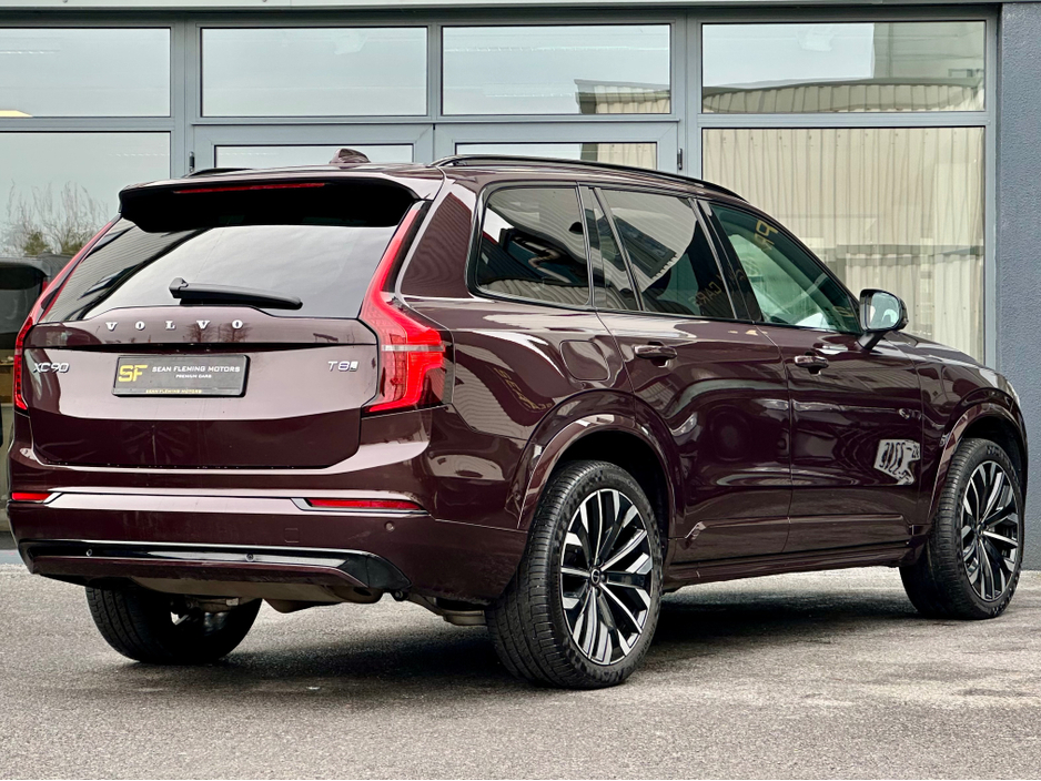 2025 Volvo XC90 MULBERRY RED / PLUS DARK T8 PHEV AWD AUTO PLUS €78,950