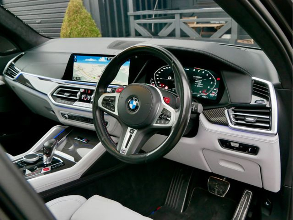 2022 BMW X5 - image 17