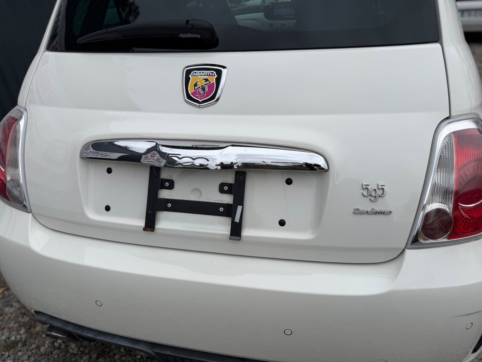 2015 Abarth 595C - image 8