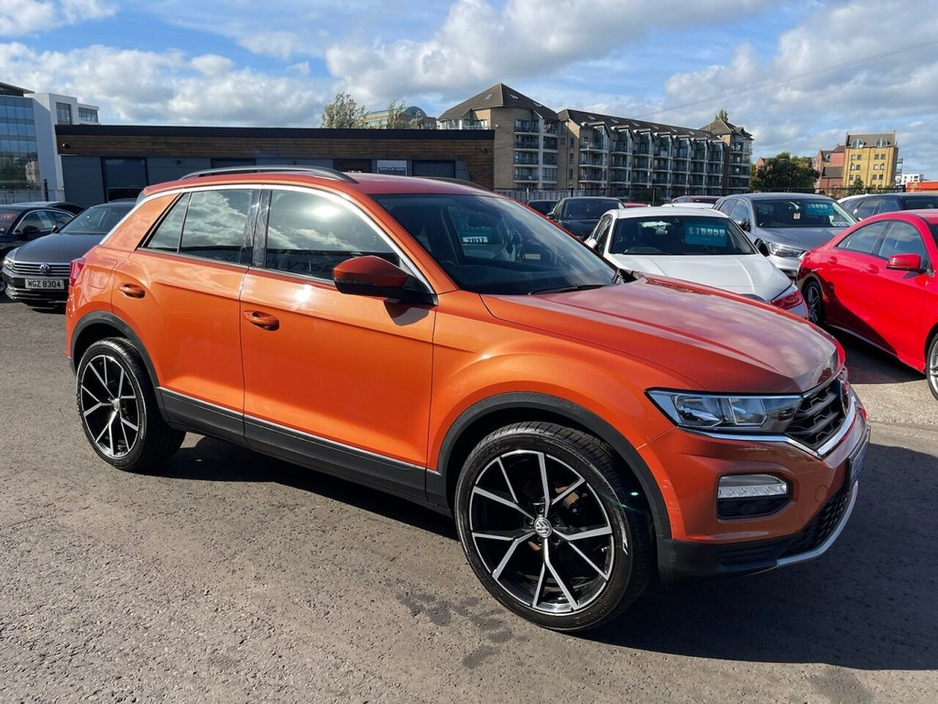 2020 Volkswagen T-Roc - image 2