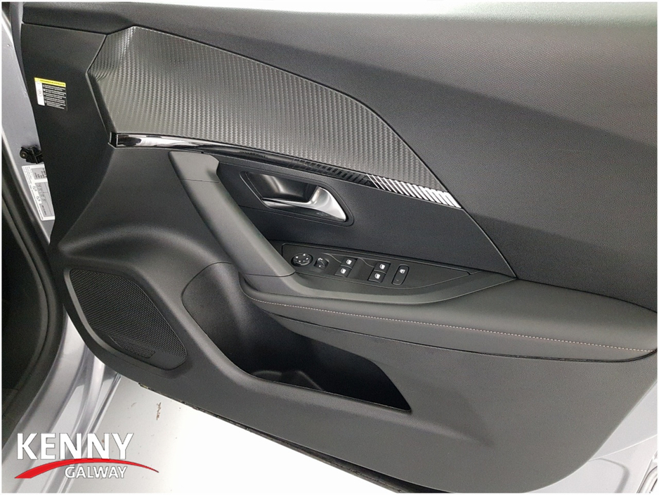 2024 Peugeot 2008 - image 21