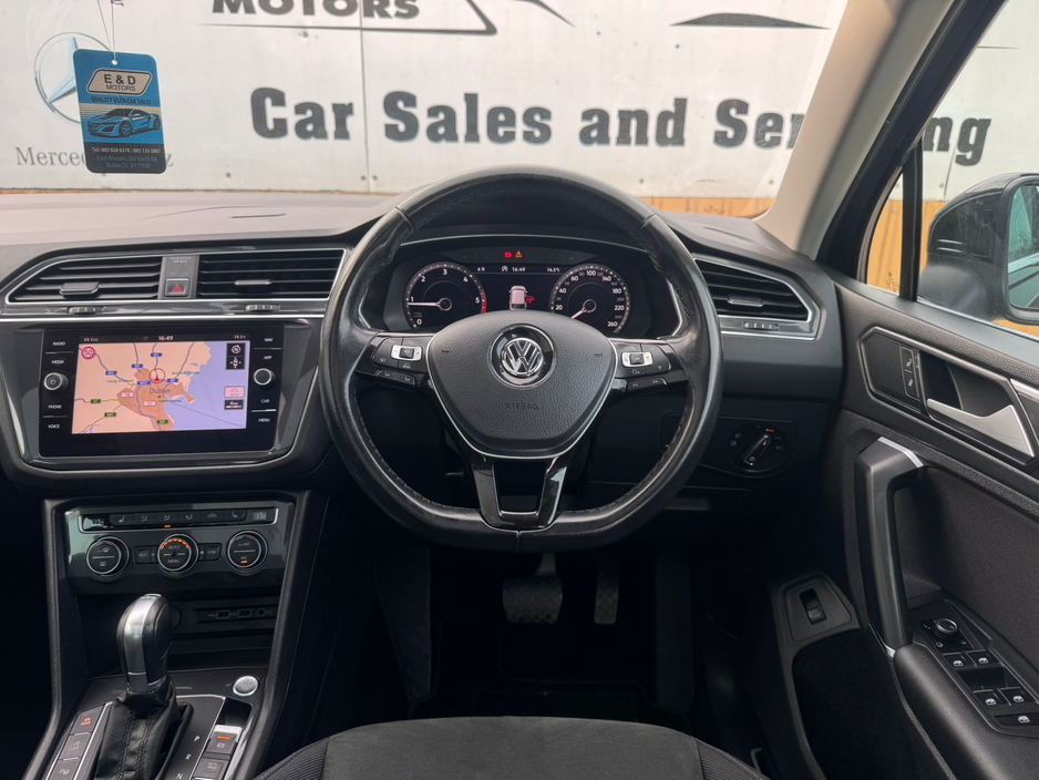 2018 Volkswagen Tiguan - image 24