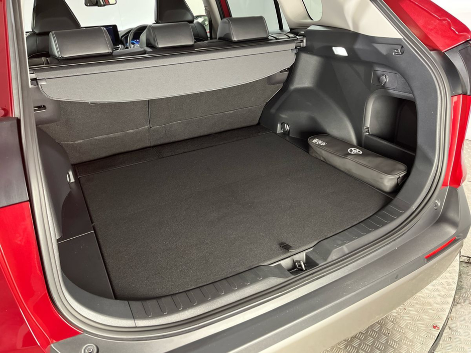 2023 Toyota Rav4 - image 12