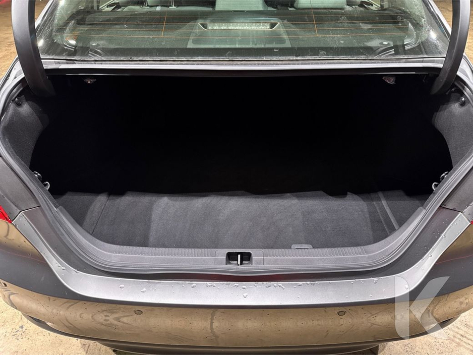 2022 Toyota Camry - image 20