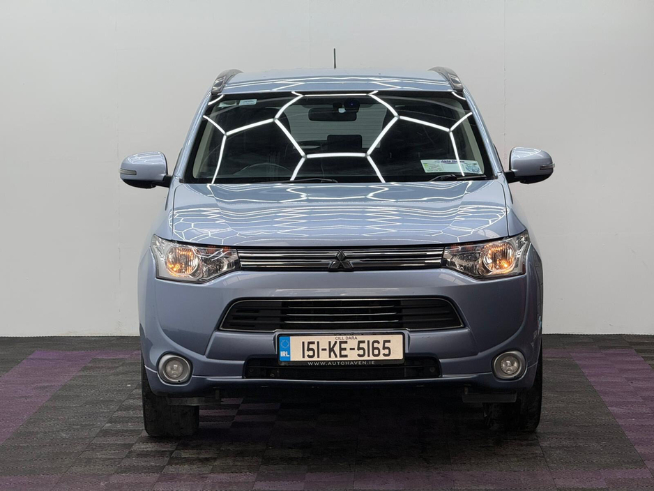 2015 Mitsubishi Outlander - image 2