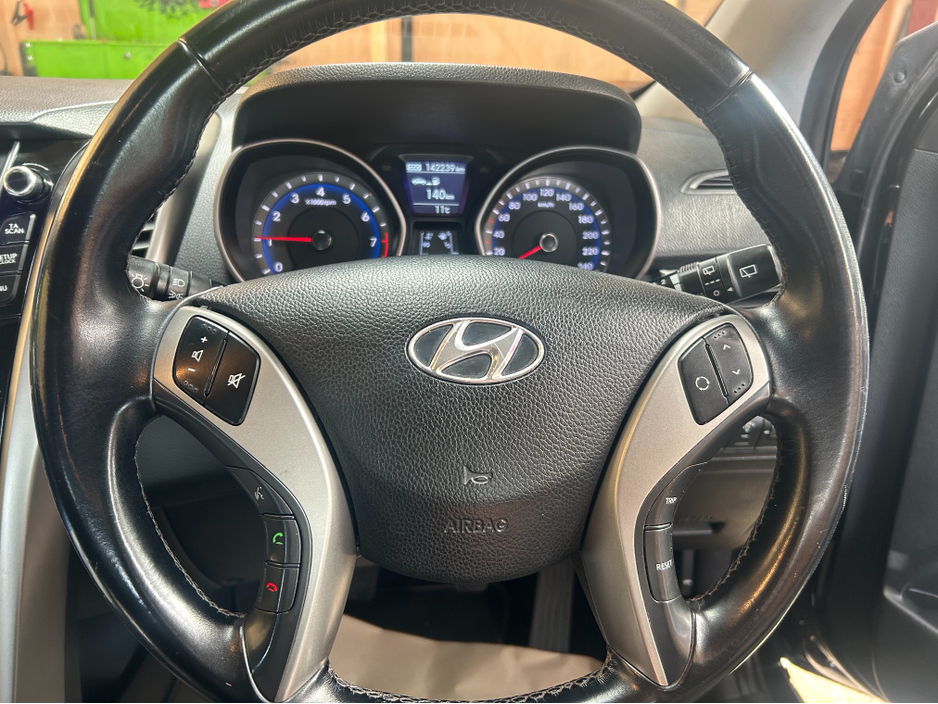 2015 Hyundai i30 - image 10