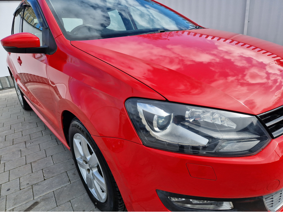 2012 Volkswagen Polo - image 2