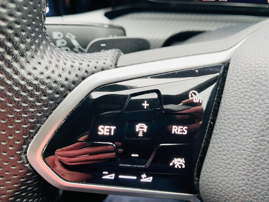 2023 Volkswagen Golf - image 20