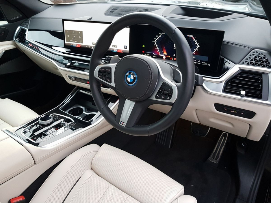 2025 BMW X5 xDrive50e M Sport