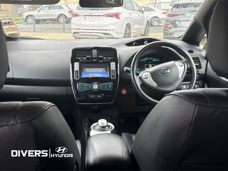 2017 Nissan Leaf - image 10