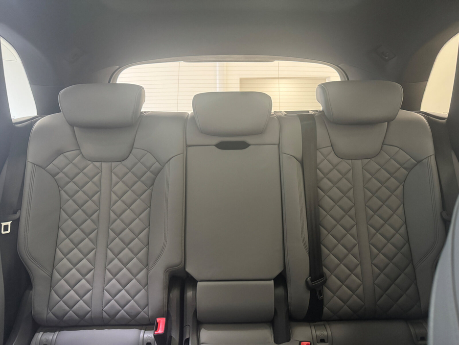 2025 Audi Q5 50 TFSI e 299HP S tronic quattro S Line €61,950