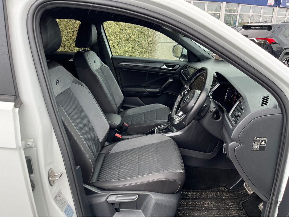 2020 Volkswagen T-Roc - image 11