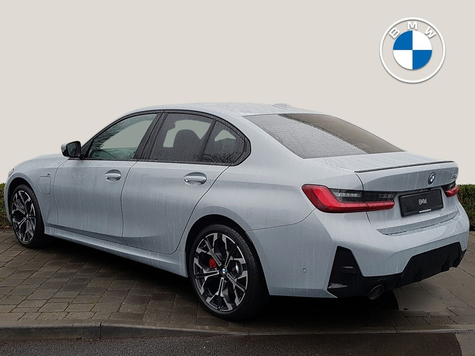 2026 BMW 3 Series - image 2