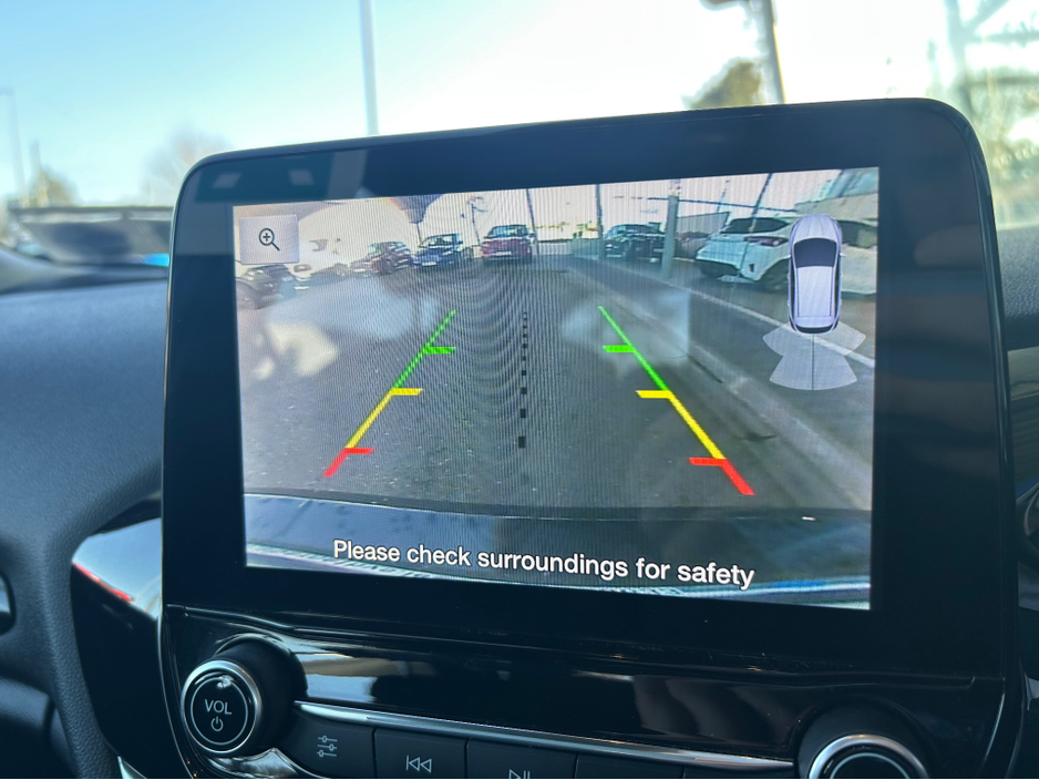 2019 Ford Fiesta - image 4