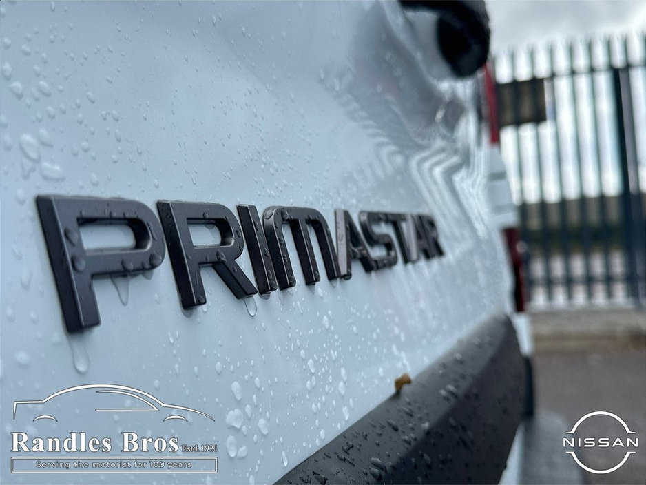 2025 Nissan Primastar - image 20