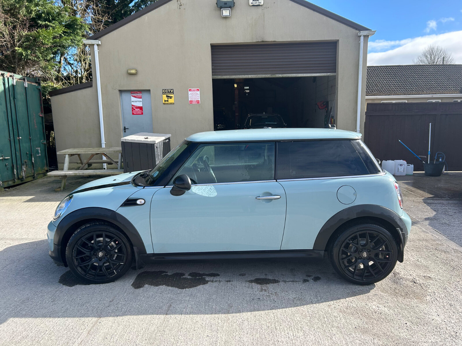 2013 MINI Hatch - image 4