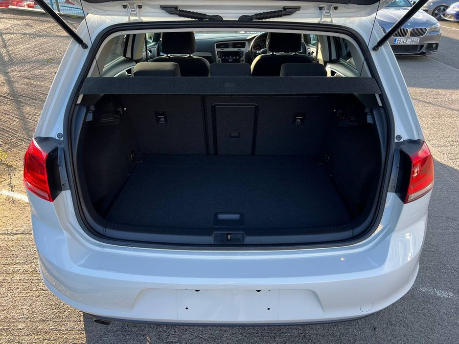 2015 Volkswagen Golf - image 13