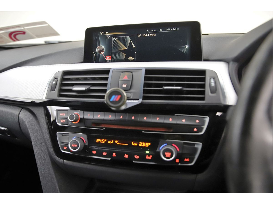 2016 BMW 3 Series 330E M SPORT PLUG-IN HYBRID *ALCANTARA SPORT MEMO SEATS*HEAD-UP DISPLAY*360PAN CAM* €17,890