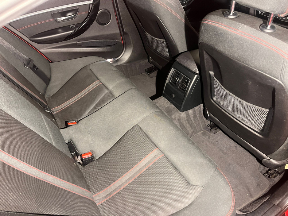 2016 BMW 3 Series - image 23