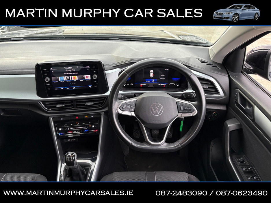 2023 Volkswagen T-Roc - image 13