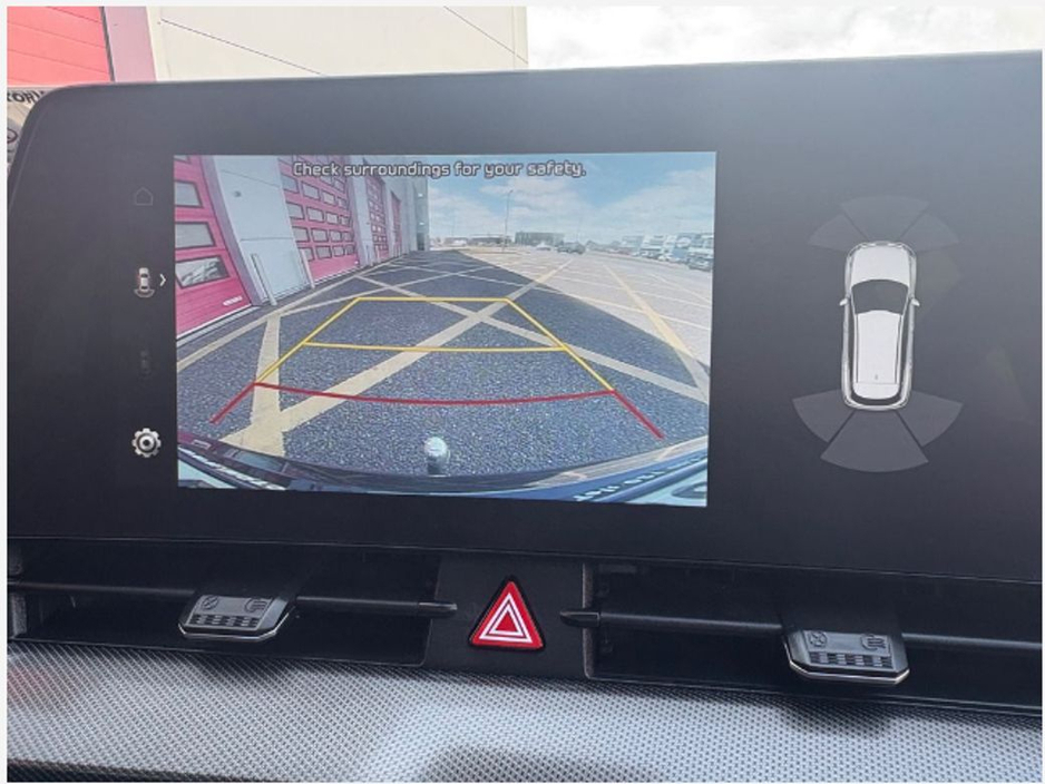 2022 Kia Sportage - image 7